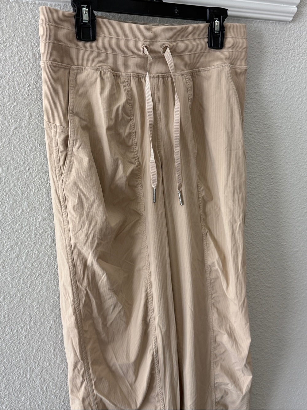 lululemon athletica Women’s tan size 4 joggers - Picture 2 of 5